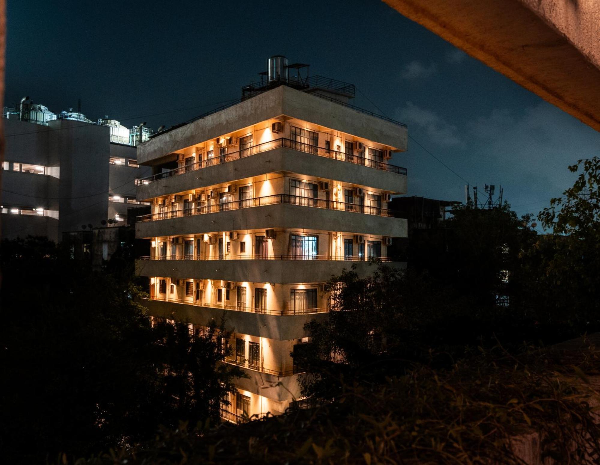 Arnna Hotel - Goregaon Mumbai Exterior photo